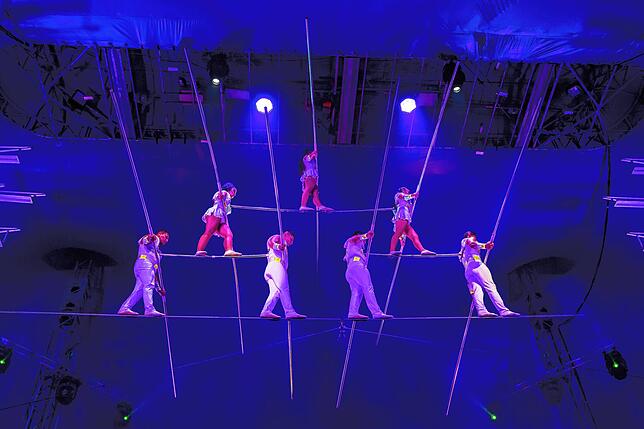 Bild 4: Zirkus ohne wilde Tiere: Überzeugt das Spektakel mit Licht- und Wasser-Shows?