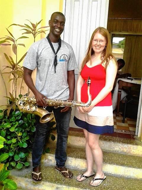 Ein Saxofon aus Stockach half diesem jungen Mann, eine Anschlussstelle in der Musikgruppe des Militärs zu finden.