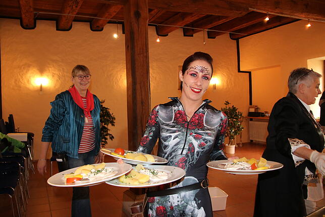 Bild 5: Die schönsten Bilder vom Heringsessen in Waldshut-Tiengen: Tradition und Genuss im Fokus