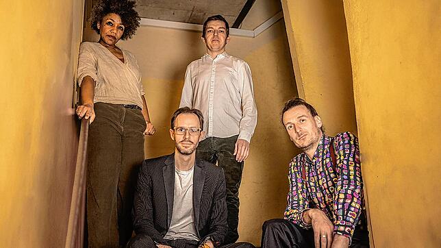 Sängerin Fola Dada und das Jazz-Trio Random/Control. Foto: Severin Koller