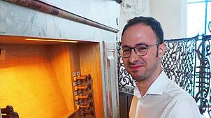 Der Italiener Federico Terzi, Organist an der Basilika Notre Dame in Genf, gab in Hilzingen in der Pfarrkirche St. Peter und Paul ein ...