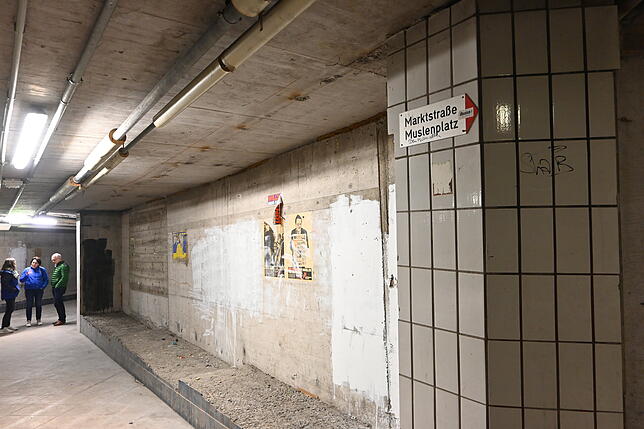 Marktstraße und Muslenplatz waren einmal unterirdisch zu erreichen. Die Passage verband Rössle-Parkplatz mit dem Baro-Kaufhaus, die ...