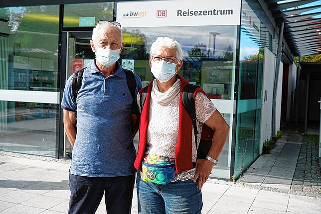 Isa und Friedrich Schaulin aus Weil am Rhein wissen am Vormittag noch nicht, ob sie eine Nacht länger in Überlingen bleiben müssen.