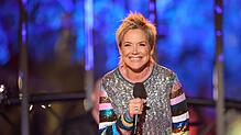 Inka Bause ist neben ihrer Moderation von „Bauer sucht Frau“ auch als Schlagersängerin und Entertainerin bekannt.