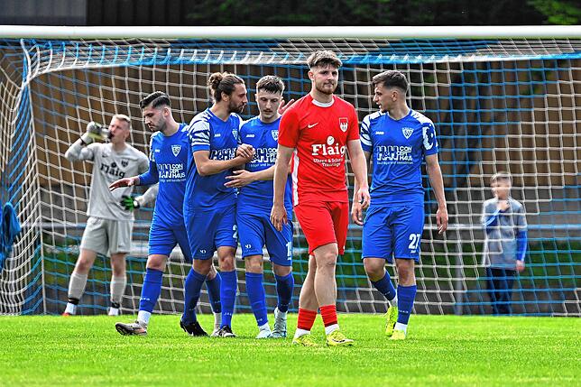 Bild 16: FC Tiengen 08 unterliegt mit 0:2 beim SV Weil – und wir haben Fotos!