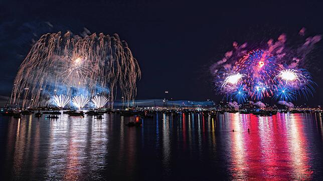 Bild 17: Wow! So atemberaubend schön ist das Feuerwerk 2025 beim Konstanzer Seenachtfest