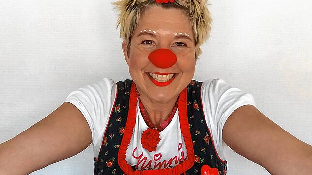 Optimismus während Corona: Clown Talina hat Ideen, auch mit Abstand Freude und Ablenkung zu vermitteln.