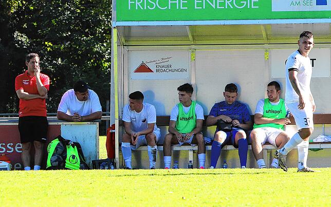 Bild 12: FC Überlingen unterliegt FC Pfaffenweiler mit 0:2. Wir waren mit der Kamera dabei!