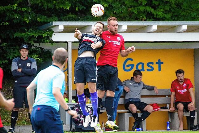 Bild 7: SV Buch setzt sich mit 4:1 gegen den FC Hochrhein durch &ndash; und wir haben die Bilder!