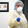 Corona breitet sich auch in Baden-Württemberg und der Region aus. Das Bild zeigt eine Mitarbeiterin des Corona-Abstrich-Zentrums an der ...