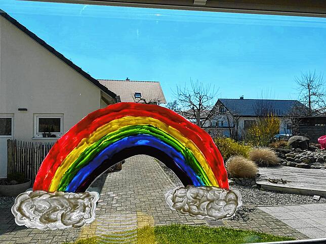 Bild 21: Der SÜDKURIER macht mit: Bunte Regenbogen gegen Corona