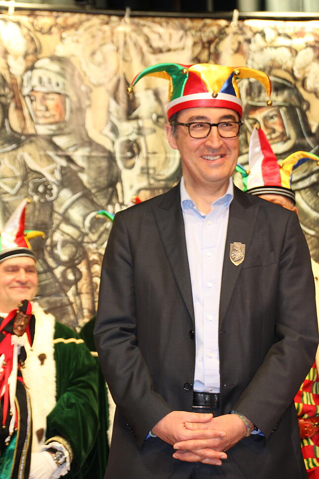 Bild 8: Cem Özdemir ist da! Die Bilder zum Empfang des Beklagten beim Narrengericht in Stockach (2)