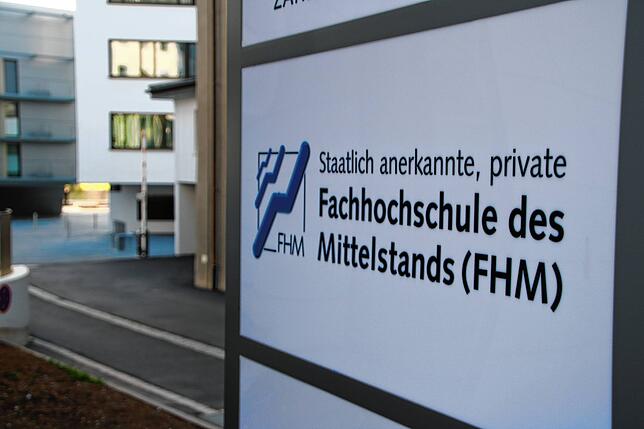 Der Campus der Fachhochschule des Mittelstands (FHM) befindet sich in Waldshut an der Bismarckstraße zwischen Sparkasse und ...
