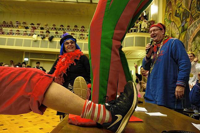 Bild 16: Alle Bilder zum Schmotzigen Dunschtig: Narren übernehmen das Singener Rathaus