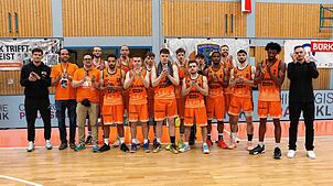 Applaus für die Fans: Die Schwenninger Basketballer nach dem Saison-Aus.