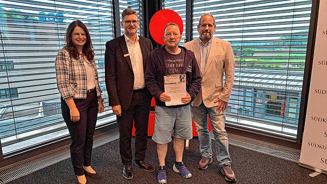 Fischereiverein Bad Säckingen, 500 Euro für einen gesonderten Jugendraum im Vereinsheim: Von links: Silvia Knöpfle, Direktorin ...