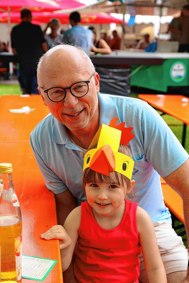 Bild 9: Das Dorffest in Aach-Linz lockt viele Besucher