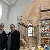 Erika Sondermann (links, Vorsitzende des Kirchengemeinderats der evangelischen Kirchengemeinde Tiengen) und Pfarrerin Susanne Illgner in ...