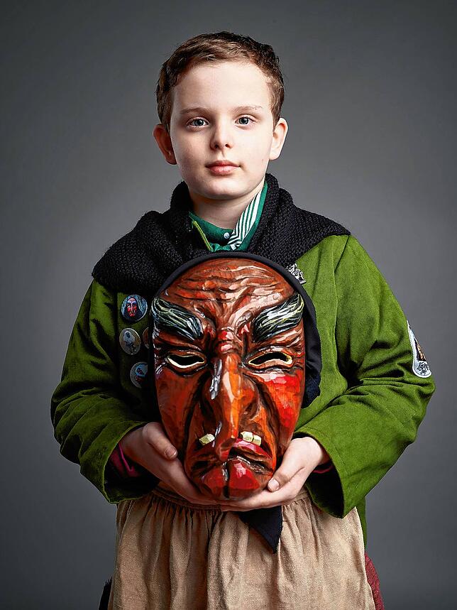 Bild 7: Wer verbirgt sich hinter der Larve? Das zeigt der erste Teil des Foto-Projekts &bdquo;Hinter der Maske&ldquo;