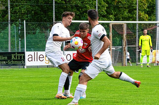 Bild 2: Die besten Bilder vom Duell zwischen dem FC Überlingen und dem SV Geisingen