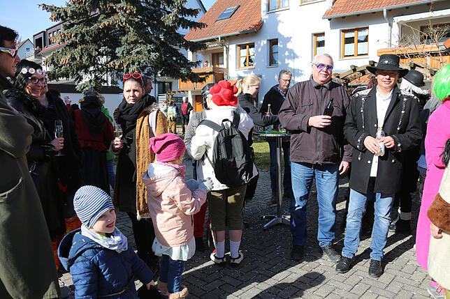 Bild 1: Bilder vom Fischbacher Samstag: Zunftmeisterempfang und Umzug (2)