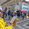 Versammlungsleiter Udo Daecke aus Owingen konnte gut 400 Teilnehmer auf der Hofstatt begrüßen. Eine zweite Demonstration, ebenfalls von ...