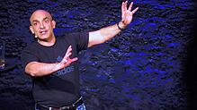 Django Asül &ndash; einer der Top-Acts im Gloria-Theater Bad Säckingen in den nächsten vier Wochen. Der SÜDKURIER verlost Tickets.