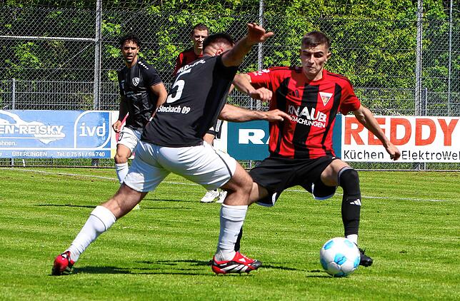 Bild 18: FC Überlingen gewinnt Nachbarschaftsduell gegen VfR Stockach. Wir waren mit der Kamera dabei!