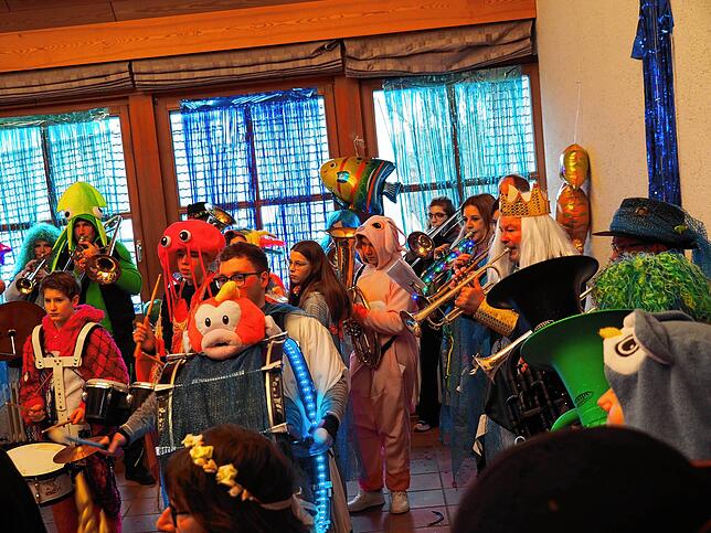 Bild 7: Bilder der Rathausstürmung: Bürgermeister Morasch verliert Dreizack der Macht bei Lottstetter Fasnacht