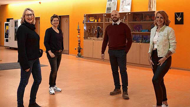 Katharina van Eek (von links), Jana Akyildiz, Gunnar Kattge und Melanie Willmann sind Elternbeiräte an der Ten-Brink-Schule in ...
