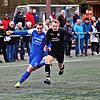 Der Radolfzeller Daniel Wehrle (links) und Tobias Wunsch vom SC Konstanz-Wollmatingen im Zweikampf um den Ball. Am Ende holten beide ...