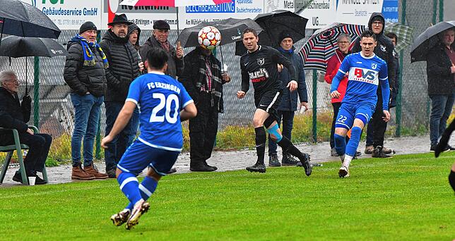 Bild 8: FC Erzingen beendet im Nebel den Siegeszug des SV Buch &ndash; und wir haben die Bilder!