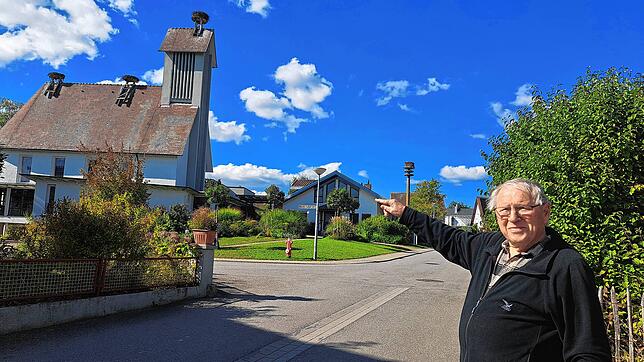 Storchennester in Böhringen: Storchenvater Wolfgang Schäfle kennt sie alle.