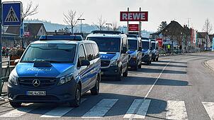 Am Sonntag, 9. Februar, lud die AfD zu einer Kundgebung auf dem Stockacher Dillplatz ein. Gekommen waren wenig Anhänger, aber die ...