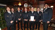 Ehrungen bei der Hauptversammlung der Feuerwehr Gutmadingen (von links): Abteilungskommandant Matthias Huber, Ortsvorsteher Norbert ...