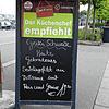 Freundliche Begrüßung für die Nachbarn im Restaurant Steg 4: Abends zog es nicht mehr viele Gäste in die Außengastronomie.