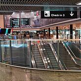 Der verlassene Flughafen Zürich während der Infektionsschutzmaßnahmen 2020 gegen das Corona-Virus.