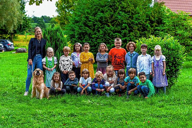 Die Klasse 1,2 b der Grundschule Neufrach wird von Klassenlehrerin Annika Hartkorn unterrichtet.