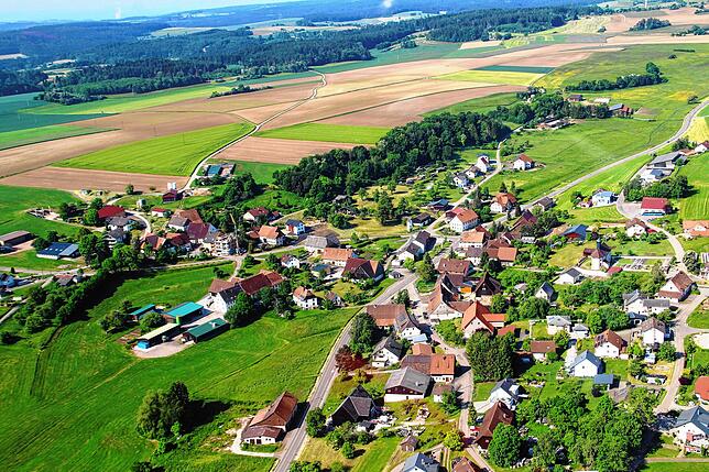 Blick auf Münchingen aus der Luft Richtung Bonndorf.