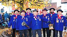 Traditionell wird dem Löffinger närrischen Volk am 11.11. das Narrenmotto verkündet. Die Laternenbrüder von links: Alexander Gromann, ...