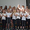 Der von Margit Looser dirigierte Unterstufenchor des Gymnasiums begleitete den Festakt. Bilder: Jörg Büsche