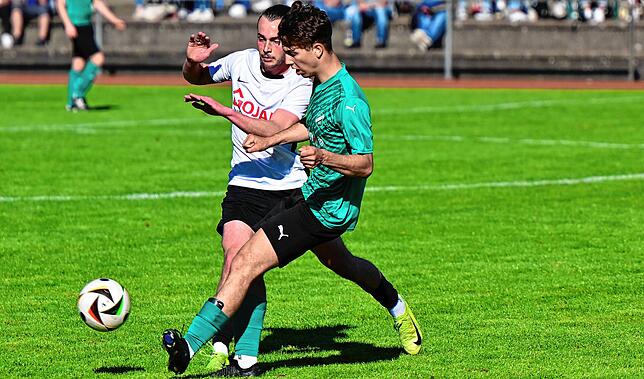 Bild 11: SG FC Wehr/Brennet besiegt den FC Zell mit 1:0 – und wir haben Fotos!