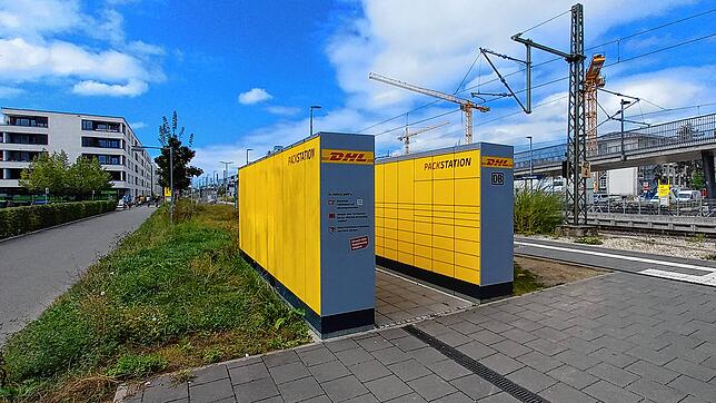 Die DHL-Packstationen am Haltepunkt Petershausen. Sie stehen dort bereits seit längerer Zeit, doch in der Konzilstadt kommen auch immer ...