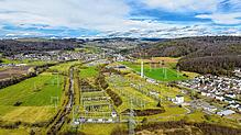 Große Veränderungen sind bei der Umspann-Anlage zwischen Tiengen und Gurtweil geplant. Die 380 kV-Spannungsebene (vorne links) wird nach ...