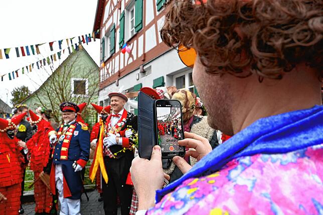 Bild 19: Narrenhochzeit in Sipplingen: So feiern die Narren das neue Paar