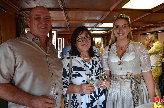 Bild 5: Beim Bermatinger Weinfest wird auch am Samstag gefeiert! Wir haben die besten Bilder – Teil 1