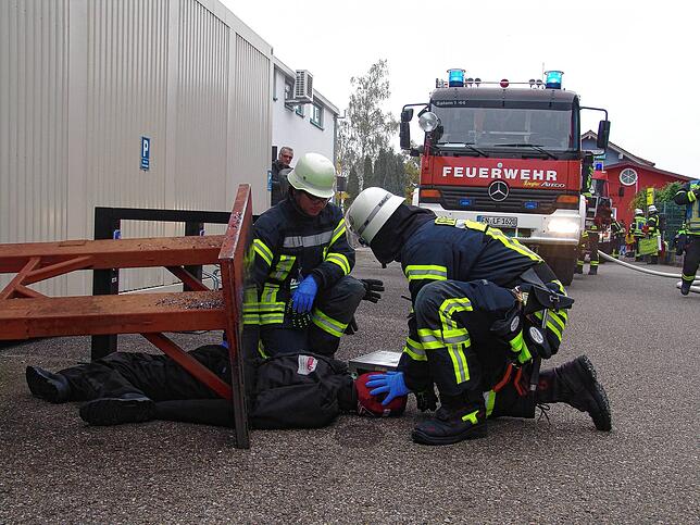 Bild 7: Feuer, Verletzte und Vermisste: Die besten Bilder von der Hauptübung der Salemer Feuerwehr