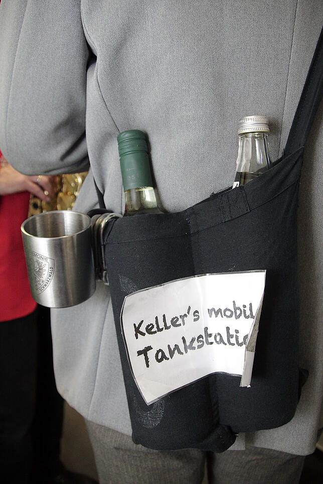 Bild 8: Stadtharmonie läutet in der SÜDKURIER-Redaktion am Schmotzigen Donnerstag die Fasnet ein