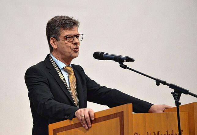 Blickte mit Sorge auf die Stimmung im Land: Bürgermeister Georg Riedmann warnte in seiner Rede vor den einfachen Wahrheiten der Populisten.