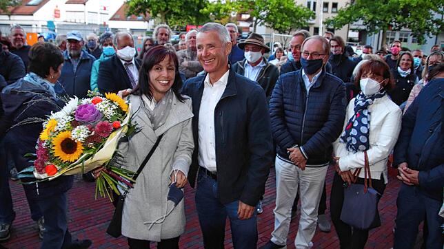 Manfred Härle nach Bekanntgabe des Wahlergebnisses: Mit 50,3 Prozent wählten ihn die Salemer für weitere acht Jahre zu ihrem ...